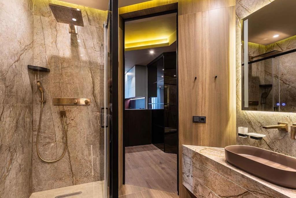 Luxury Apartment In The Superb Location Chişinău Eksteriør billede